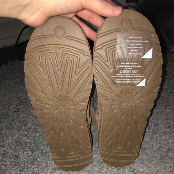 BRAND NEW UGGS - Picture 3 of 3